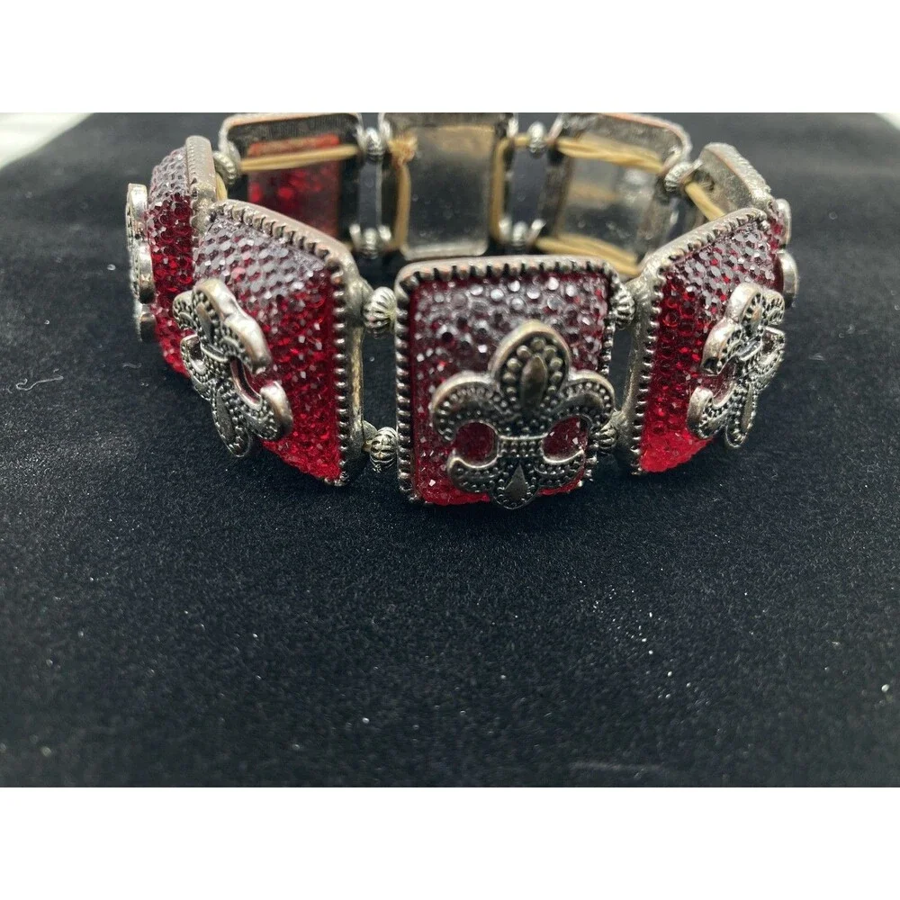 Red Glitter Enamel Silver Tone Fleur De Lis Stretch Bracelet Fashion Jewelry - Picture 4 of 4